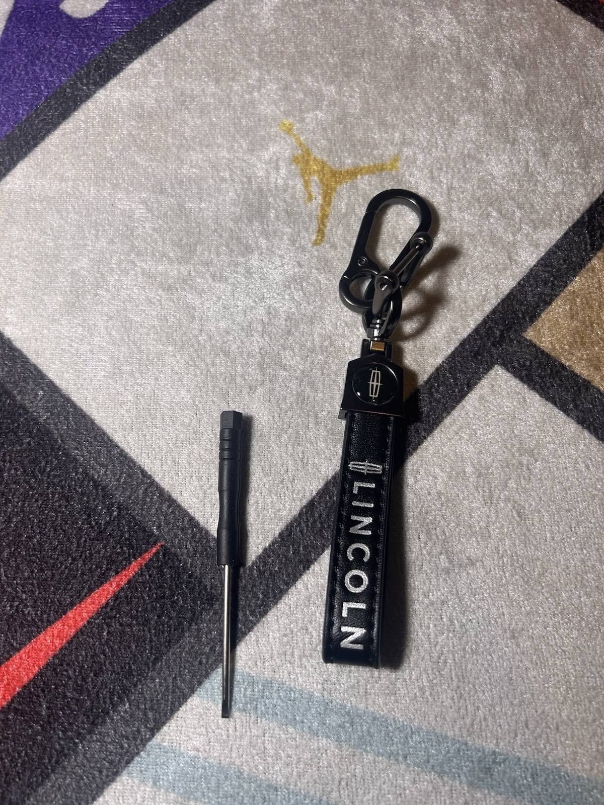 Lincoln Key Holder / Carabiner Screwdriver Included