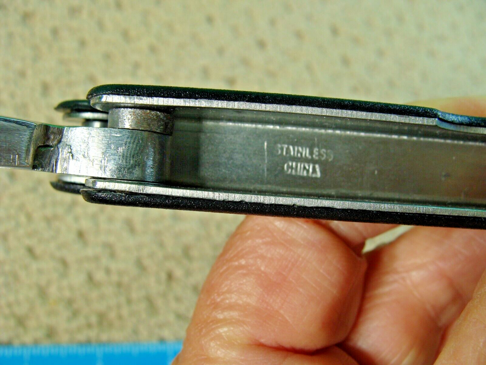 Multi-Tool Pocket Knife Pliers Case-for-Belt 6.2-oz 9-Tools