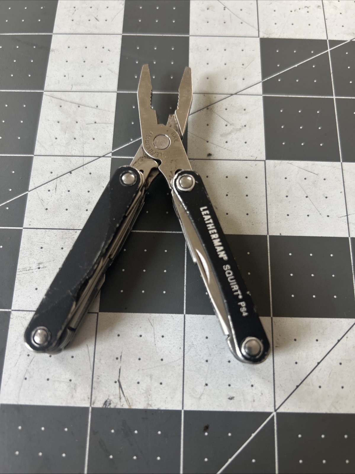 Leatherman Squirt Ps4 Black Broken Scissors Spring Broken File