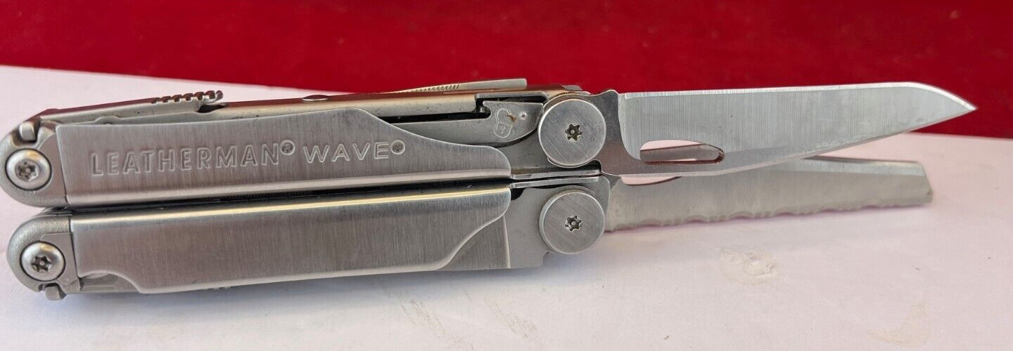 Leatherman Wave Multi Tool Pocket Knife Pliers