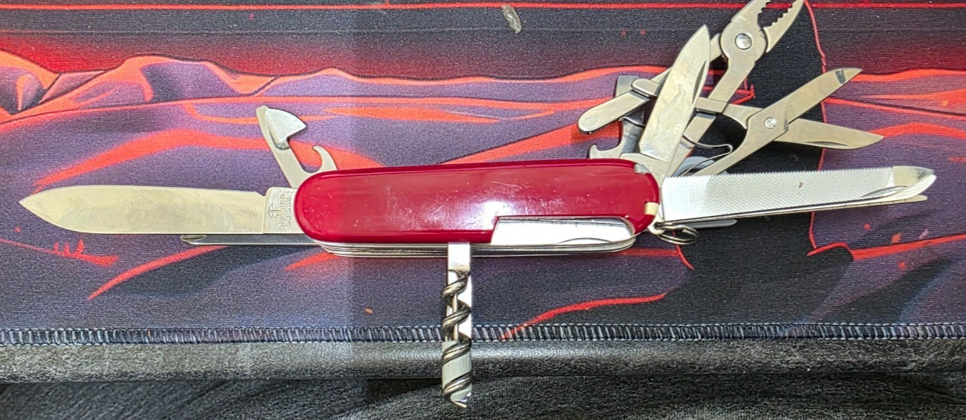 Victorinox Swiss Army Lock Blade Pocket Knife