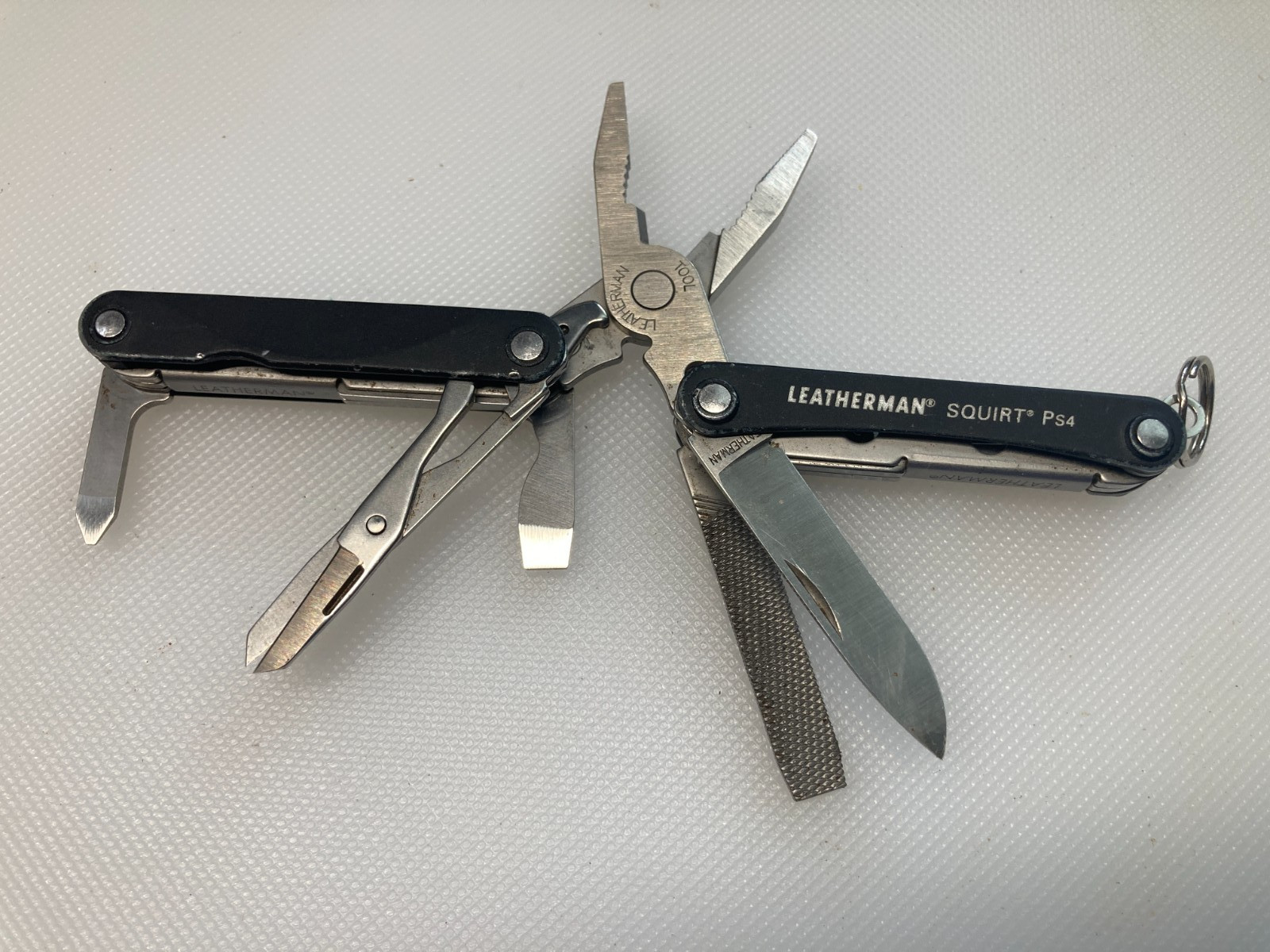 Leatherman SQUIRT PS4 Multi-Tool With Pliers Scissors Knife BLACK (B)