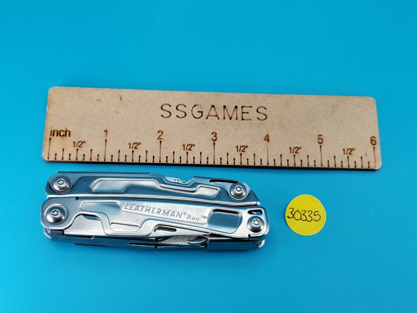 Leatherman Rev 3.8″ Multi-Tool, Stainless! *SOME RUST ON ITEM*