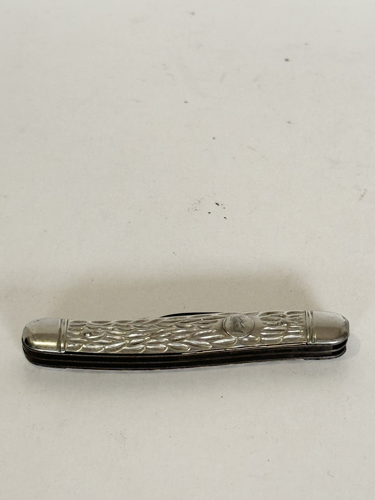 Vintage Imperial 2 Blade Pocket Knife Shield Logo Hunting Fishing Camping
