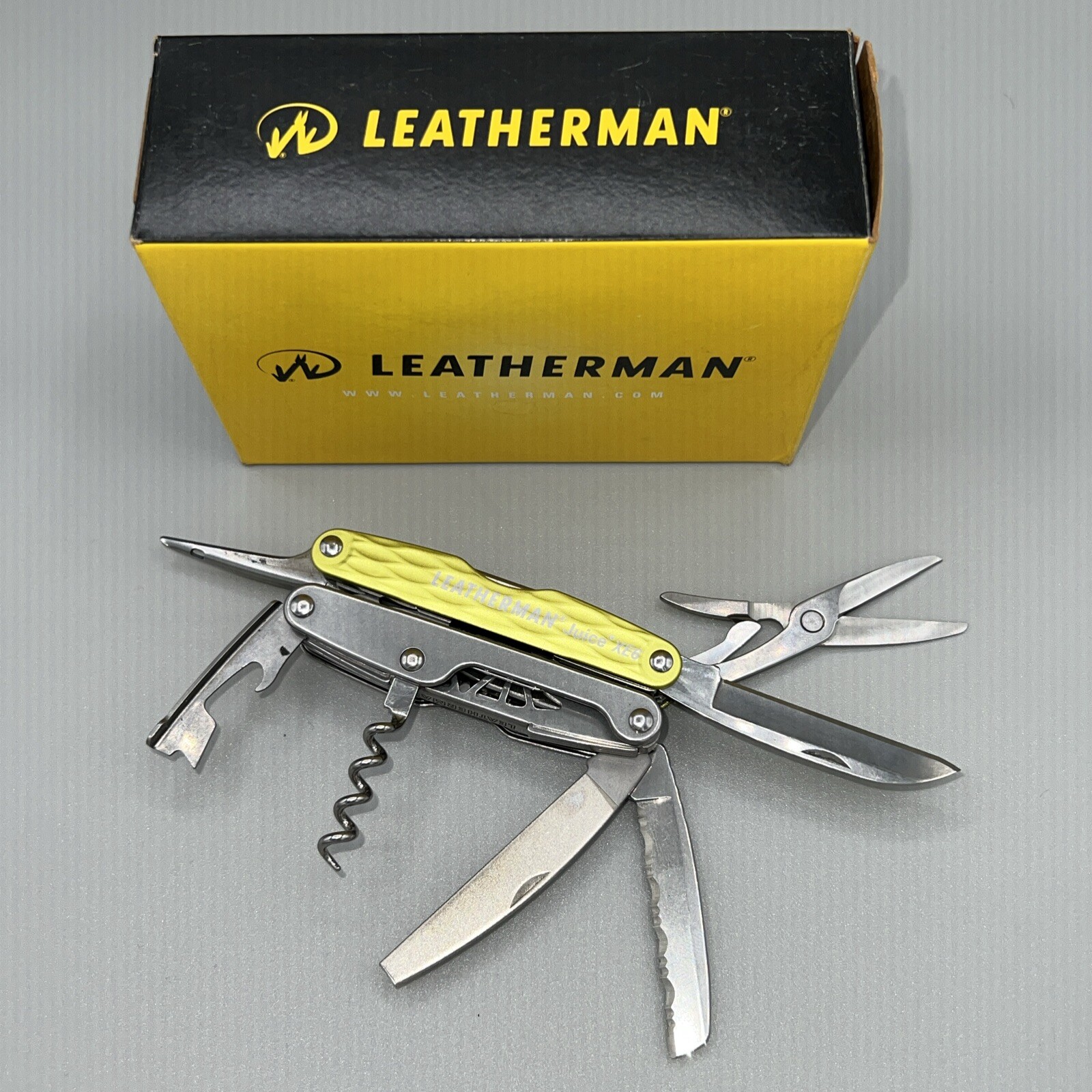 Leatherman Juice XE6 Moss Green 14 Tool w/Sheath Retired Discontinued 831932
