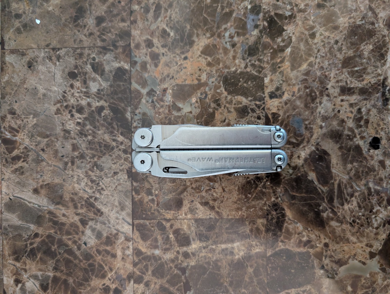 Leatherman – Wave 2.0 Model (2004-2018) | StainSteel W/PocketClip-Used Condition