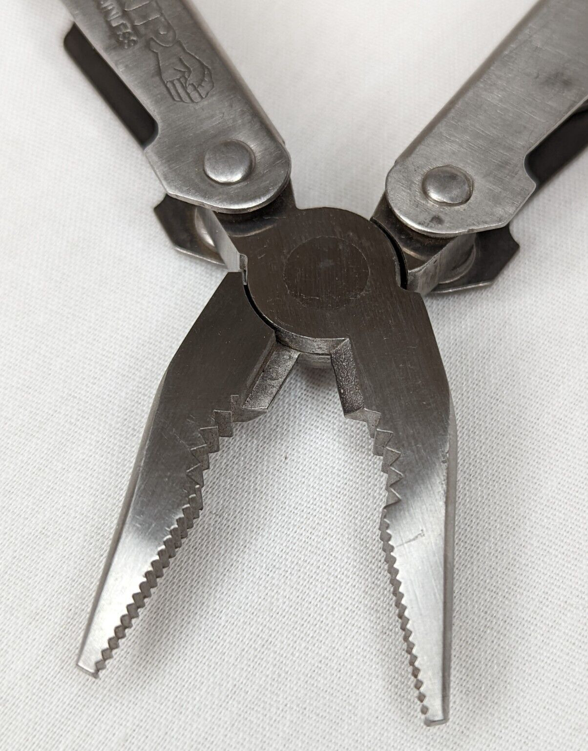 Grip Stainless Multi Tool Pliers, Knife, Bottle Opener, Philips Screwdriver