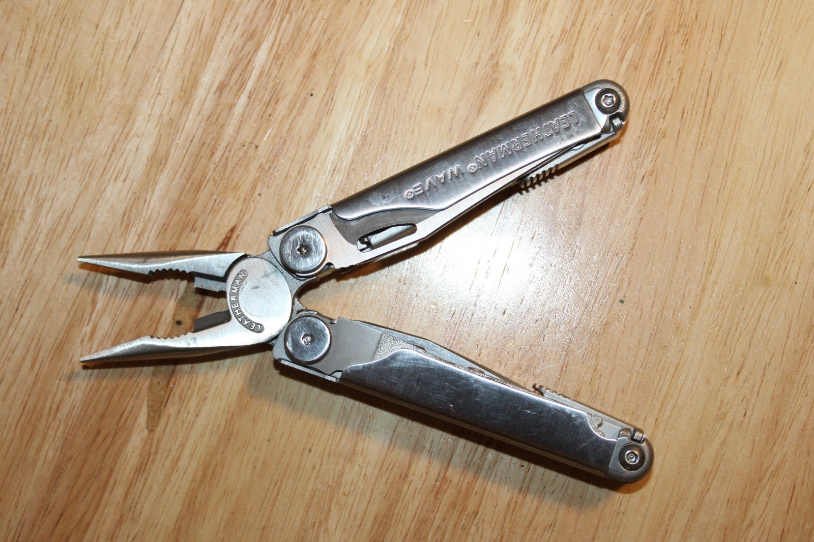Leatherman Wave Multi-Tool 18-in-1 Stainless Steel w/ Sheath