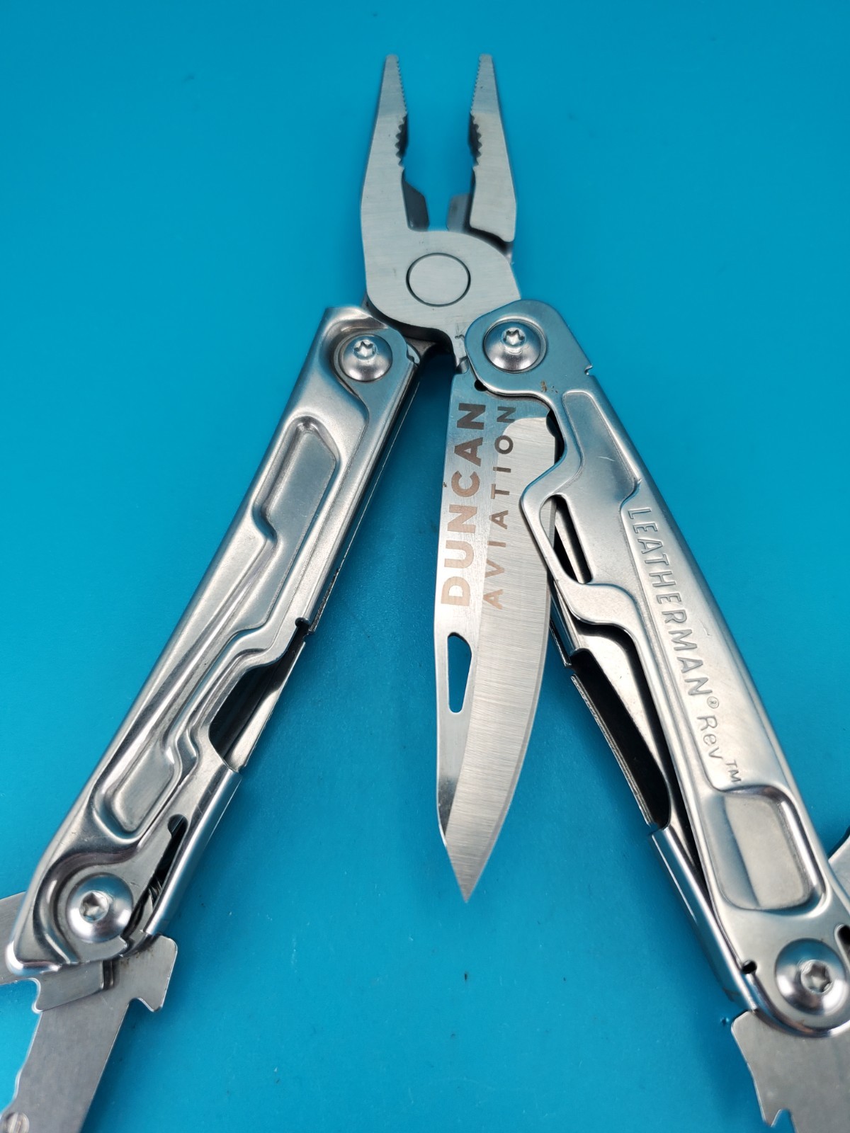 Leatherman Rev 3.8″ Multi-Tool, Stainless! *DUNCAN AVIATION*