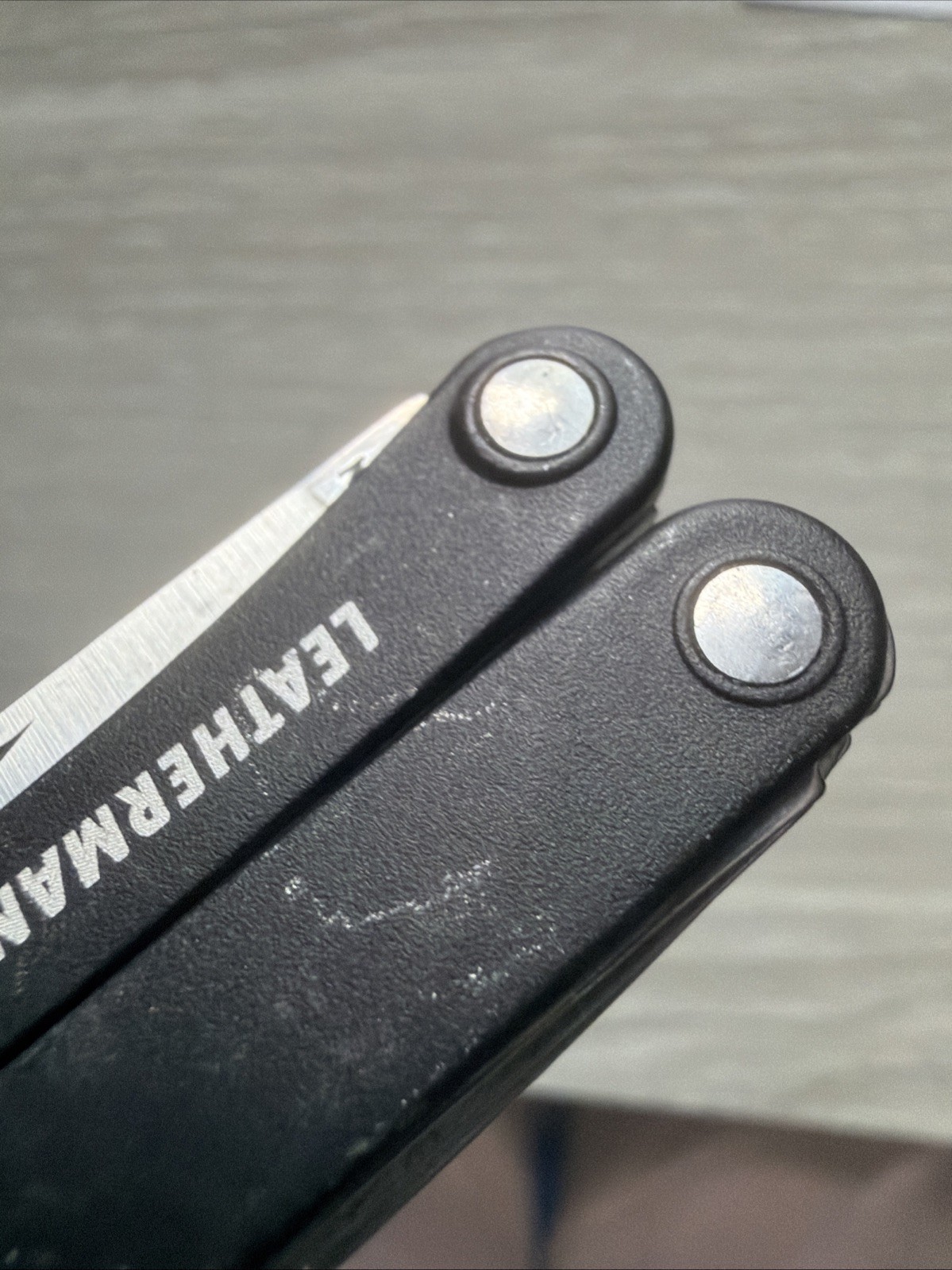 Leatherman Squirt PS4 MultiTool Plier Scissors Knife File Drivers Black Matte