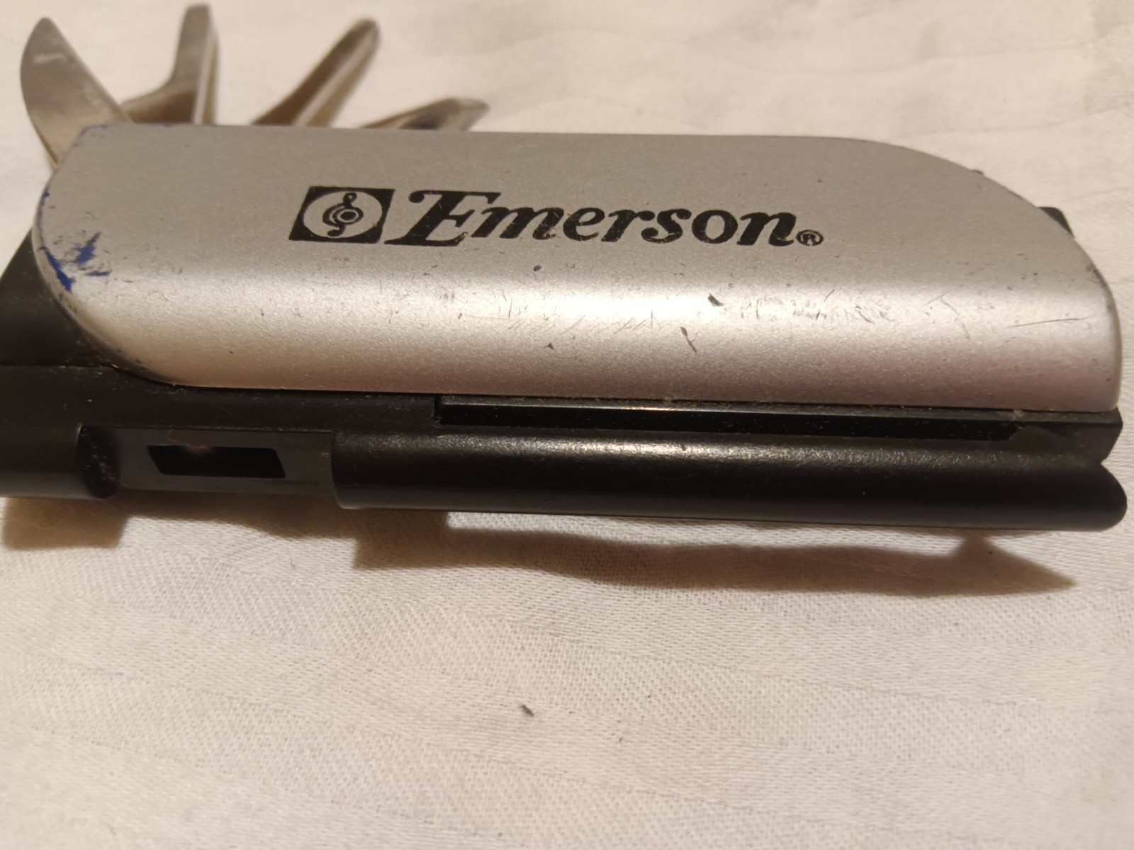 multi-tool with flashlight the battery is not included
