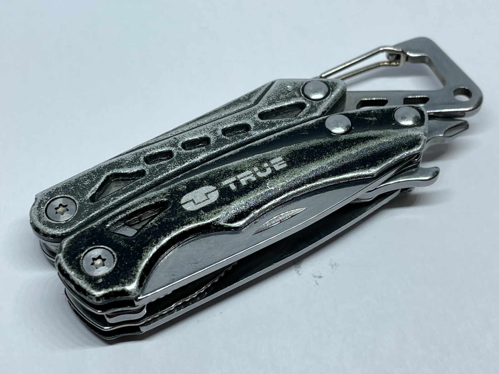 True Utility Seven Multi-Tool 7 in 1 Compact Pocket Knife Quick Release Clip
