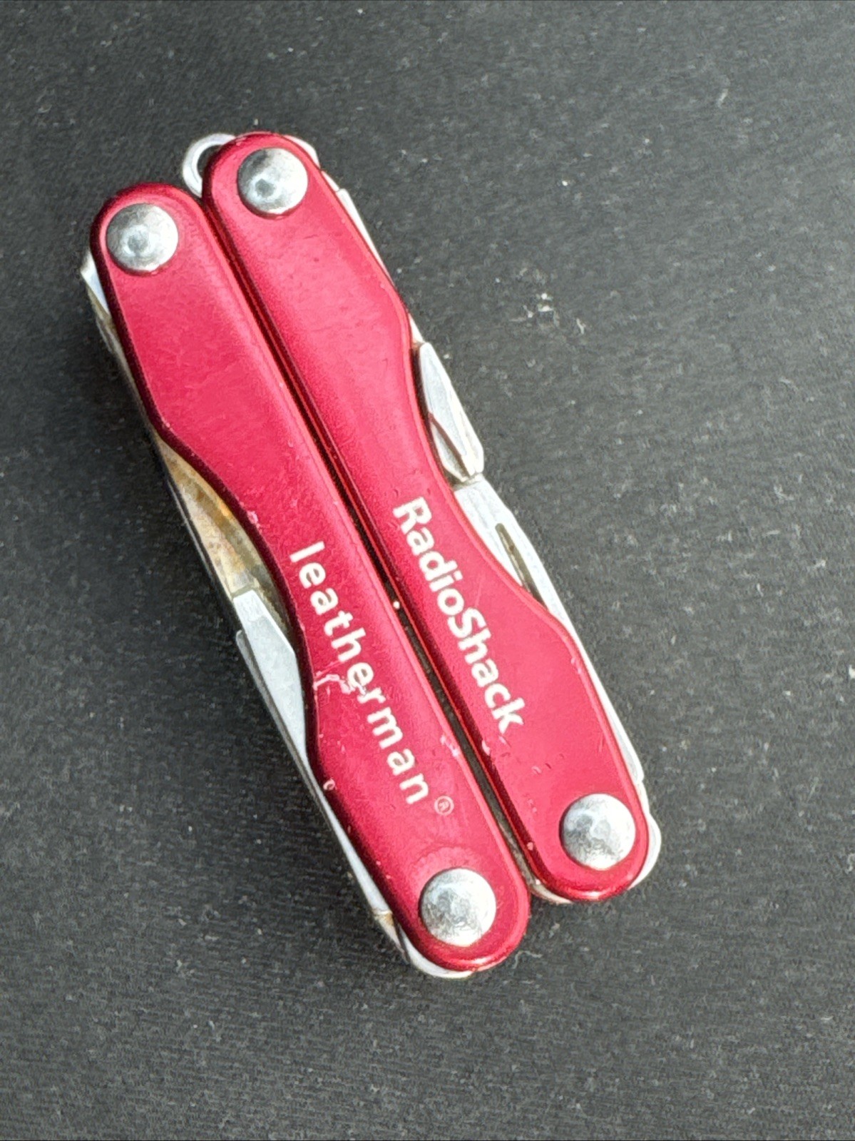 Leatherman Squirt E4 Multi-Tool w/Wire Strippers Radioshack 34212