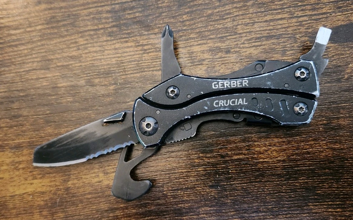 Gerber Crucial Black Multi Tool Multi Plier Carabiner Clip Knife – Great X12