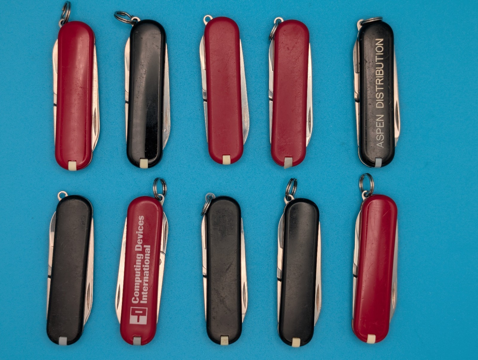 Lot of 10 Victorinox Classic Swiss Army Knife Multi Tools!