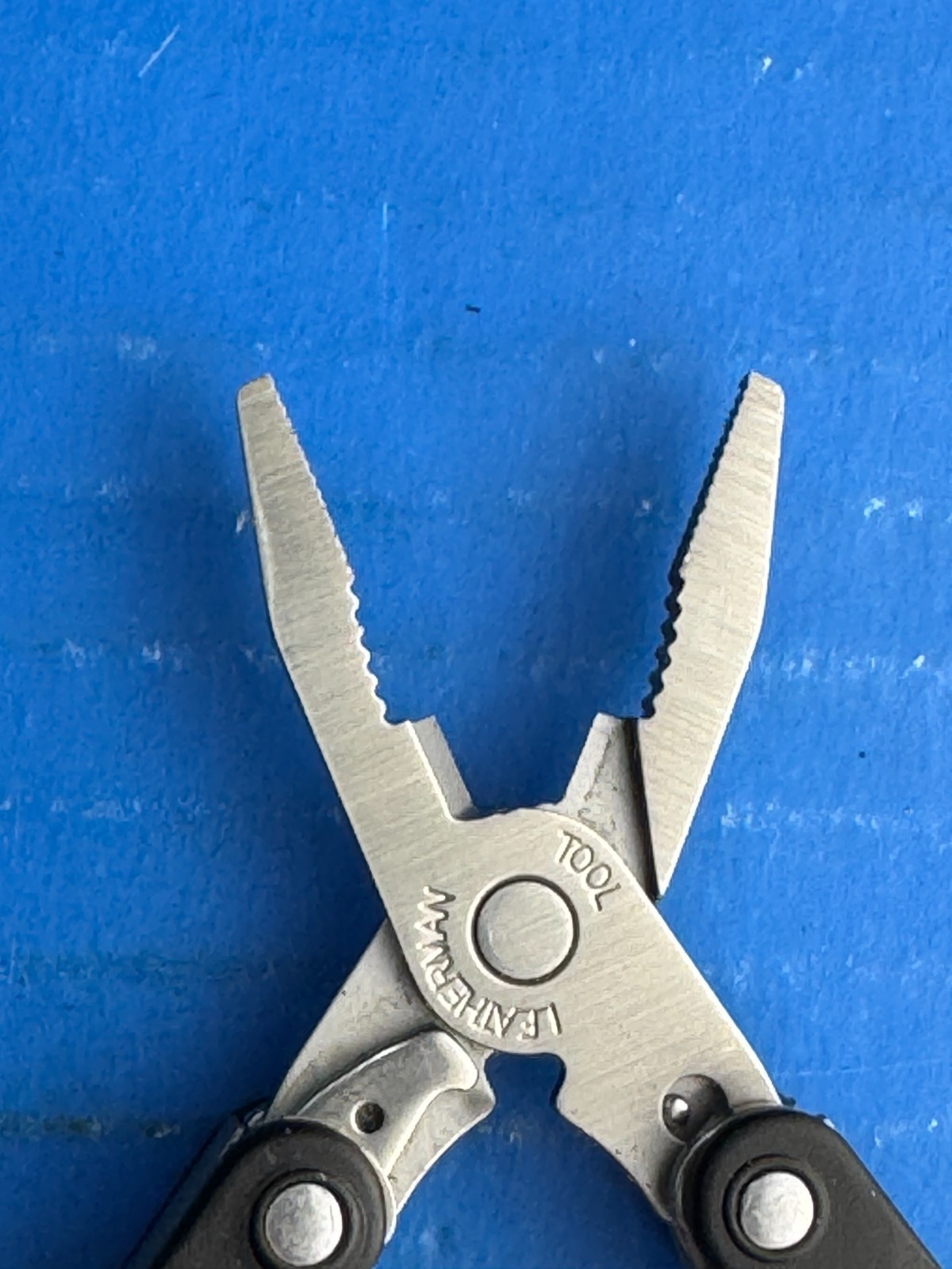 Leatherman Squirt PS4 Multi Tool, Knife, Pliers – Black
