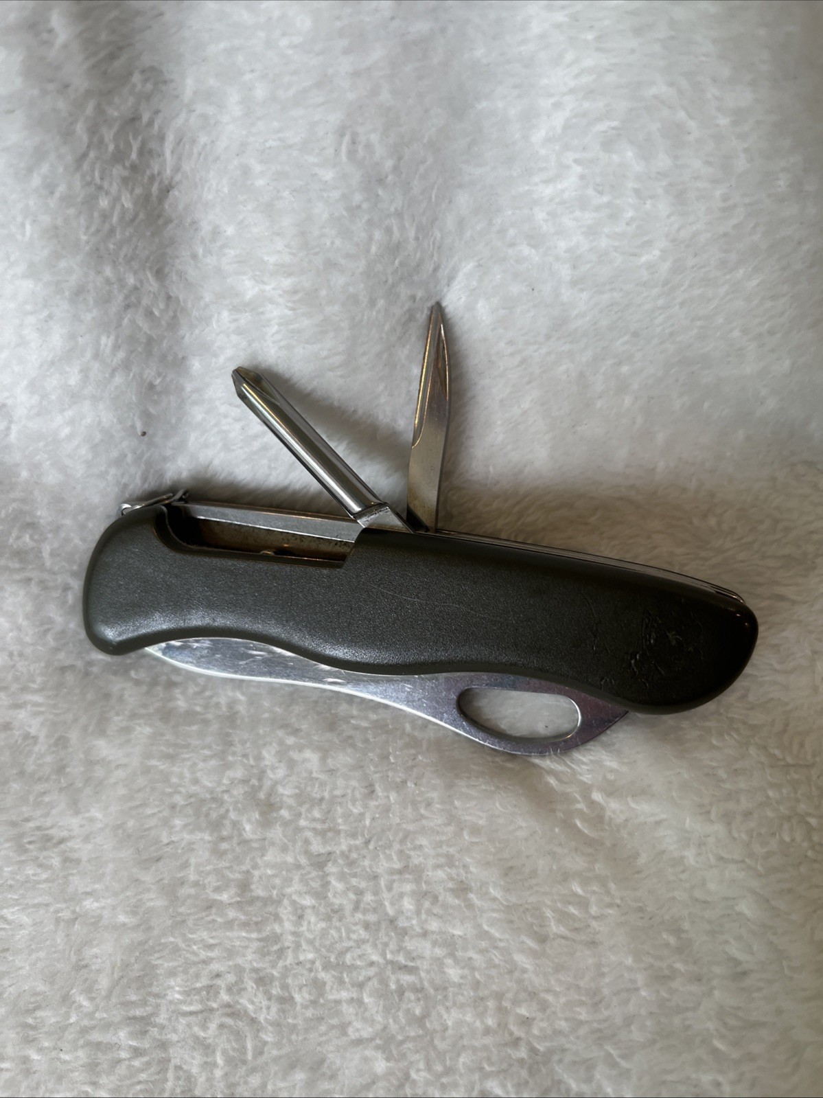 Victorinox German Olive Army Knife GAK One Hand Trekker Multitool