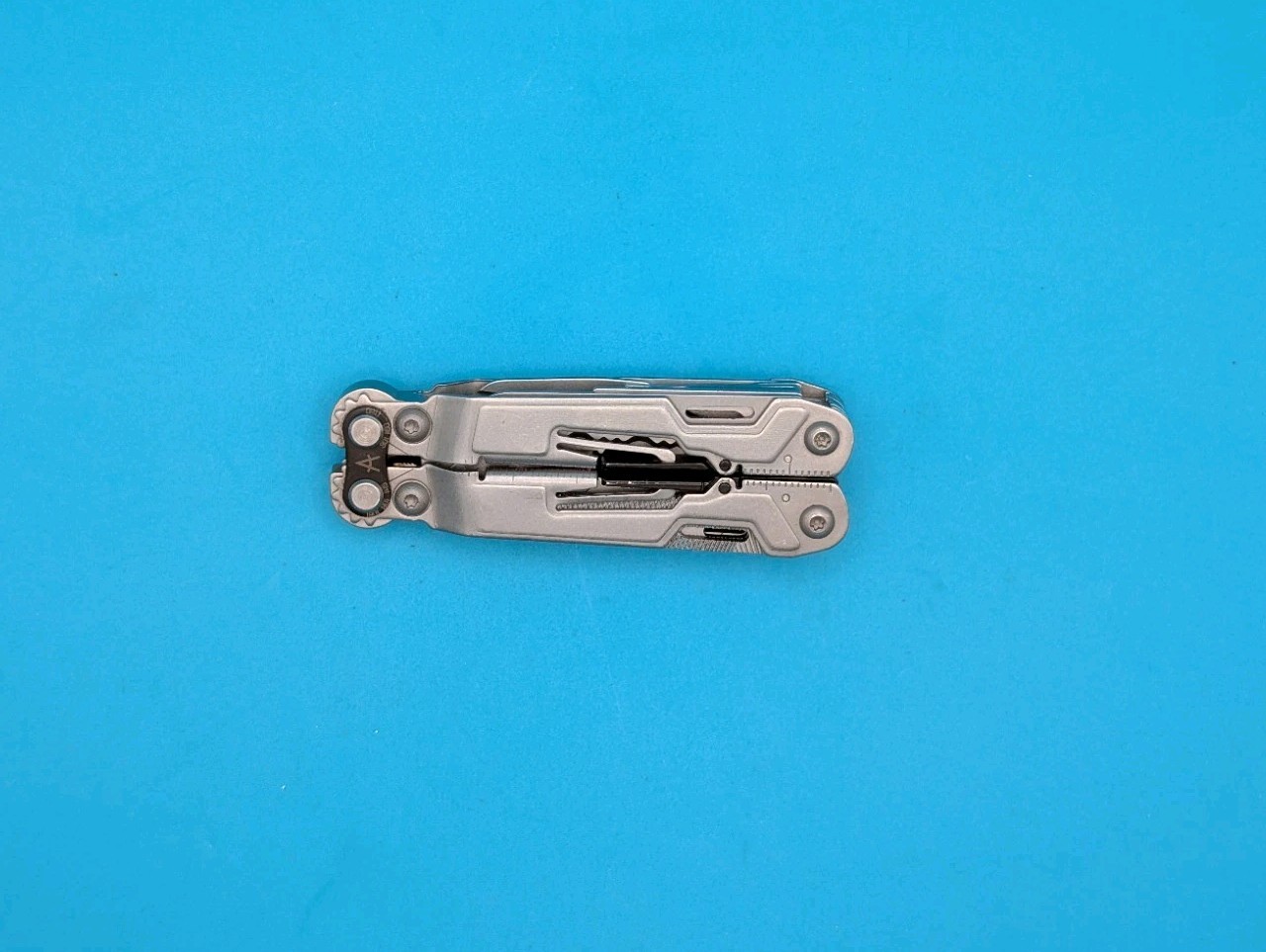 SOG PowerPint Tool Compact Lightweight Silver Multi-Tool!