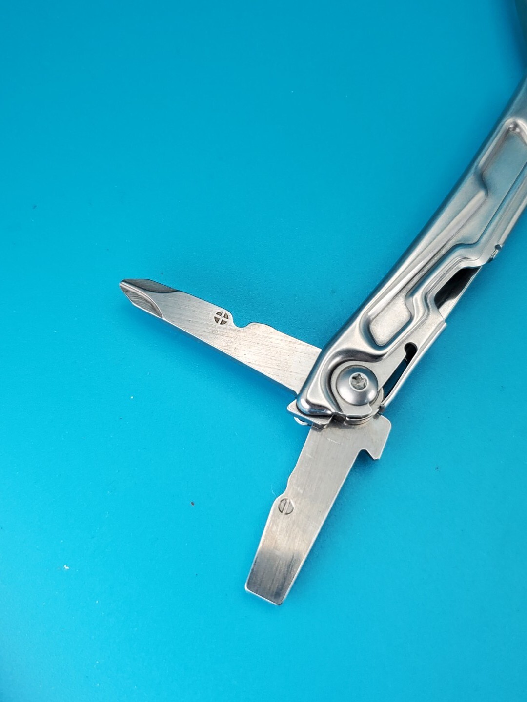 Leatherman Bolster 13 Tool Stainless Steel Multi-Tool!