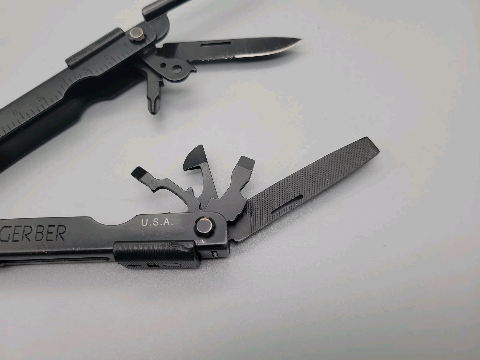 Gerber DET MP600 Multi-Plier Multi-Tool – DISCONTINUED – C-4 Punch, Cap Crimper