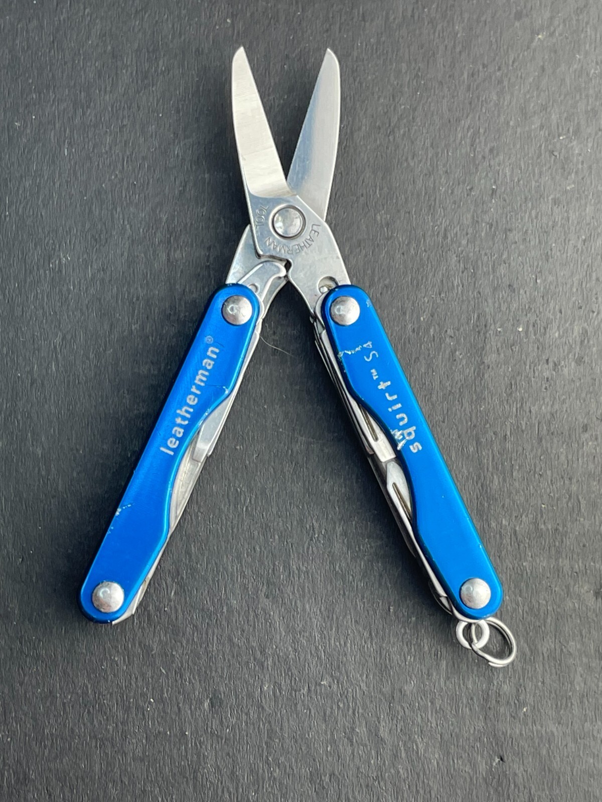 Leatherman Squirt S4 Stainless Steel Multitool Keychain – Blue