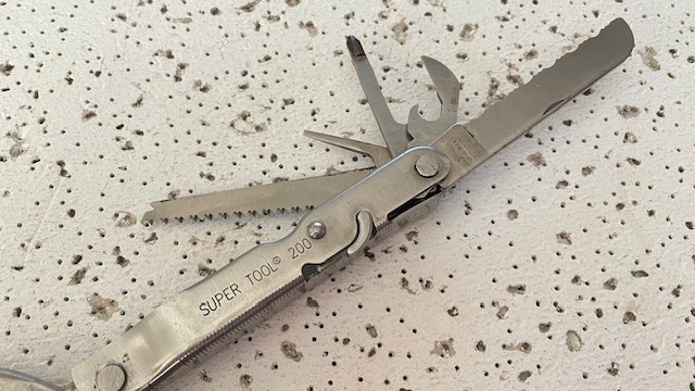 Leatherman SUPER TOOL 200 Stainless Steel Silver Multi Tool Pliers,Knife, Opener