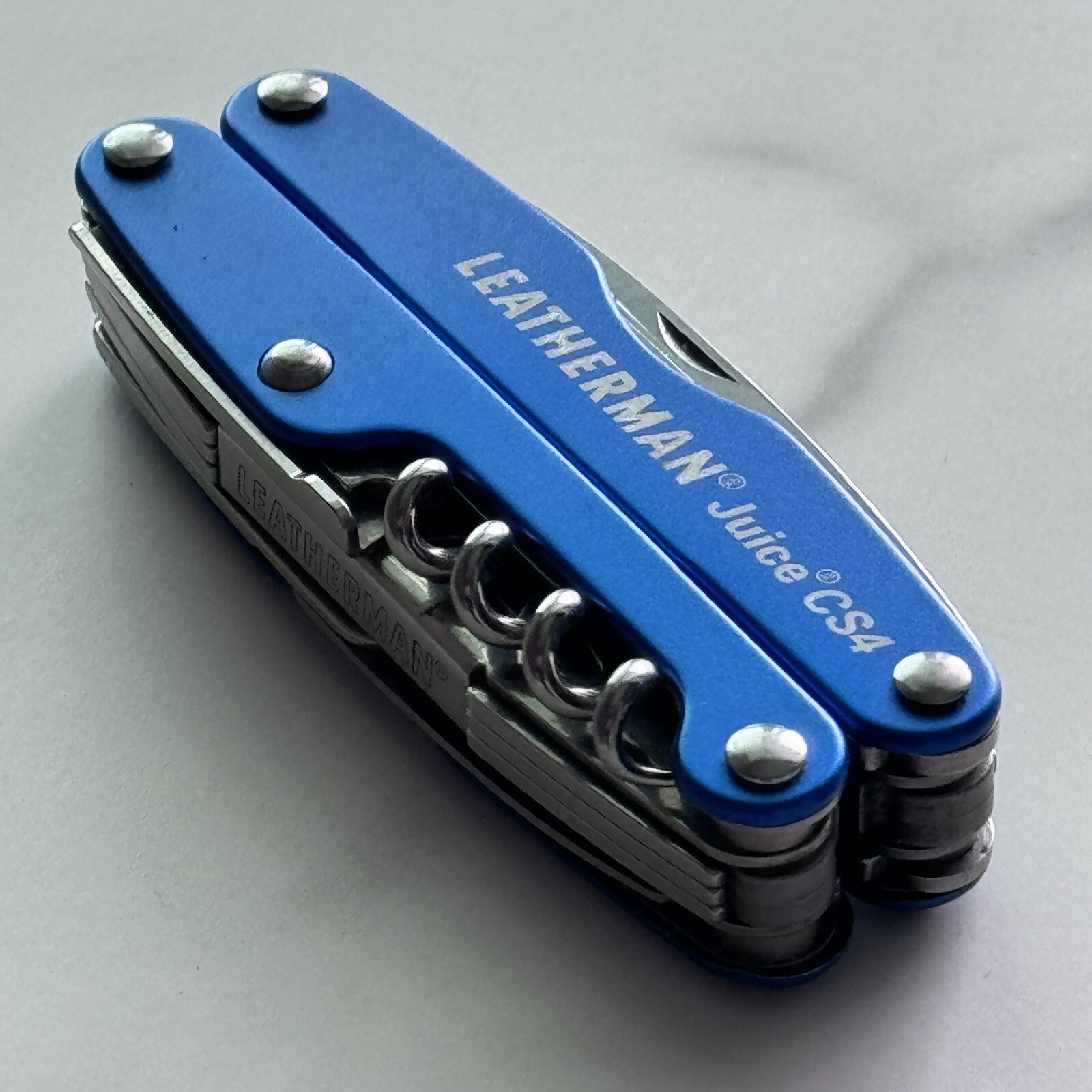 Leatherman Juice CS4 Glacier Blue multitool. Early variant