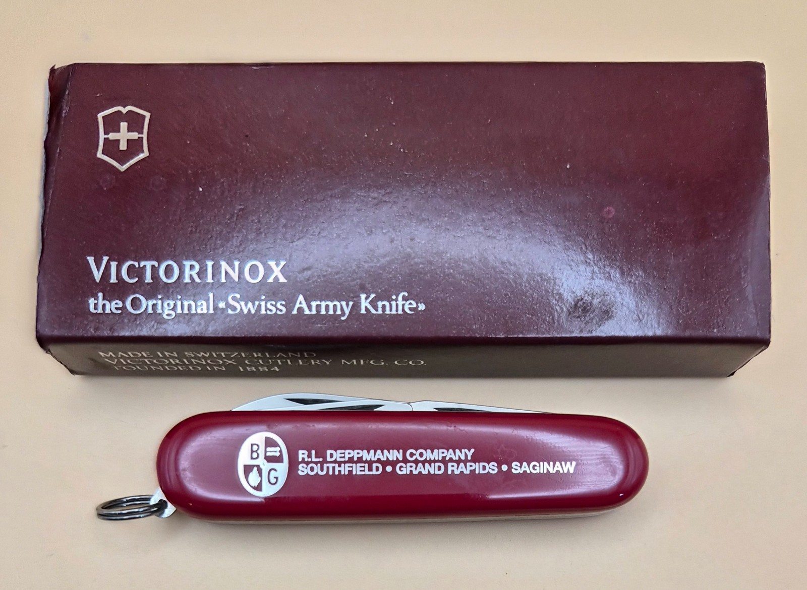 Victorinox RECRUIT Swiss Army Knife – Good Condition
