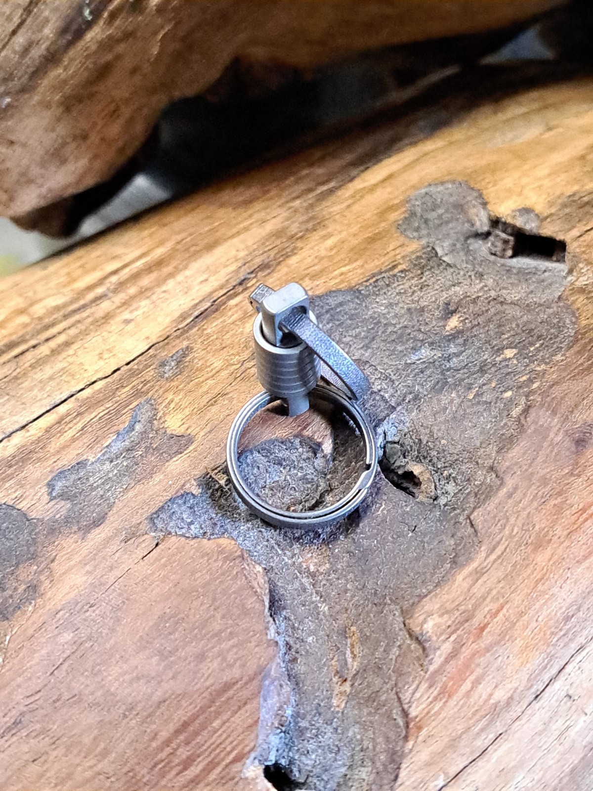 Pro Mini Series Titanium Swivel With 16mm Titanium Sidepush Keyrings