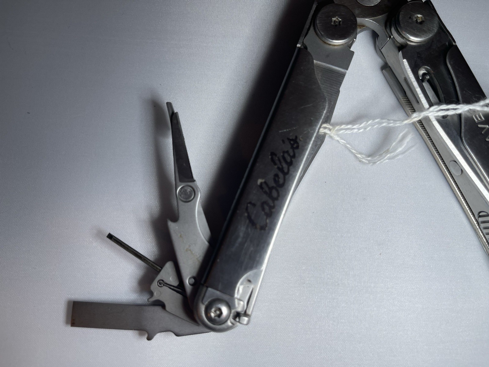 LM161 Leatherman Wave Stainless Cabela’s Logo