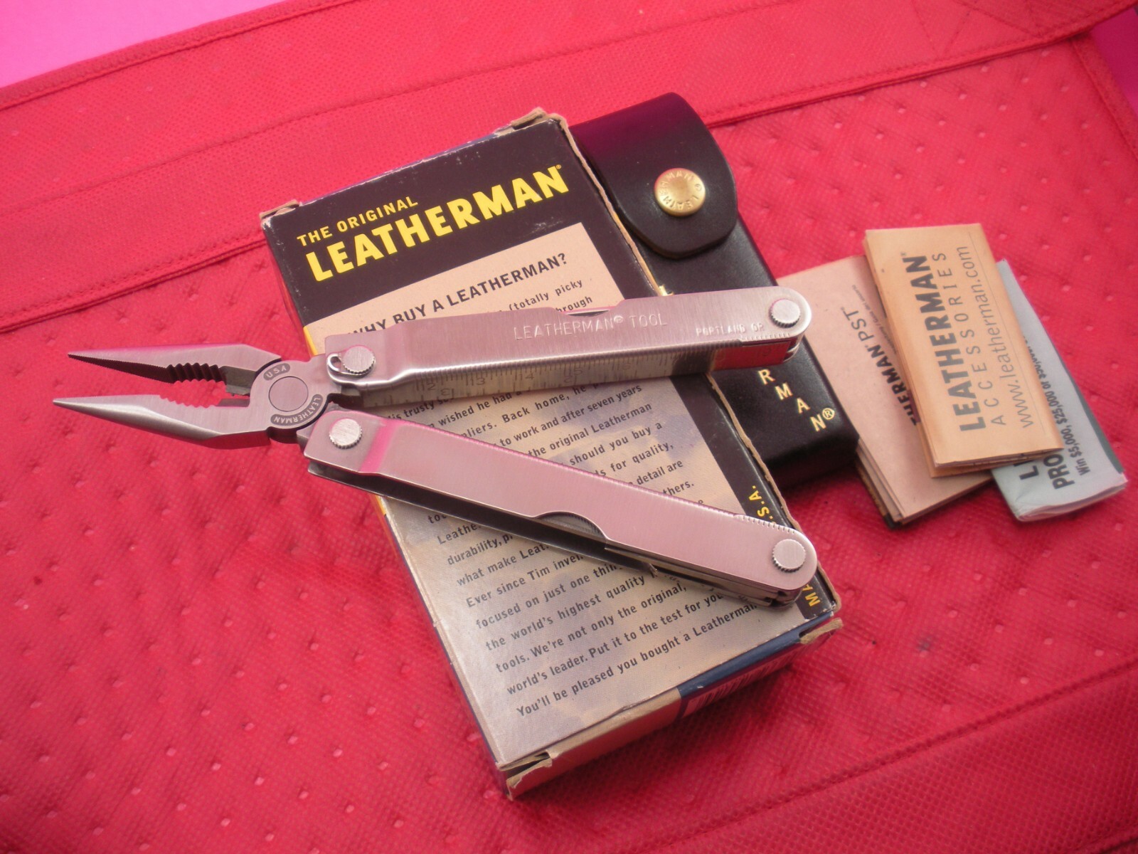 VINTAGE LEATHERMAN MULTI TOOL Never Used In Original Box D7