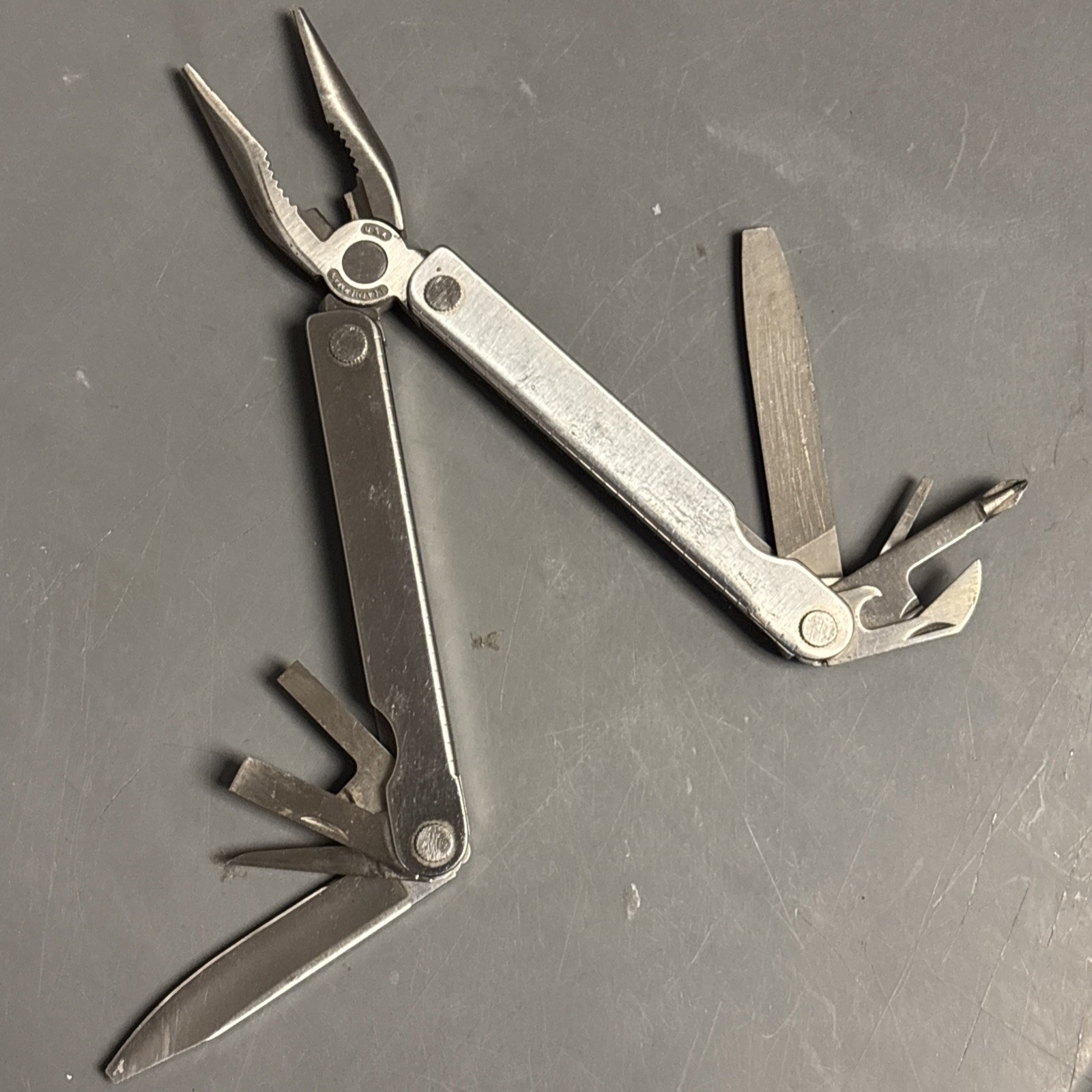 Leatherman Pocket Survival Tool PST Stamped 0794, Minor Chip To Blade Tip