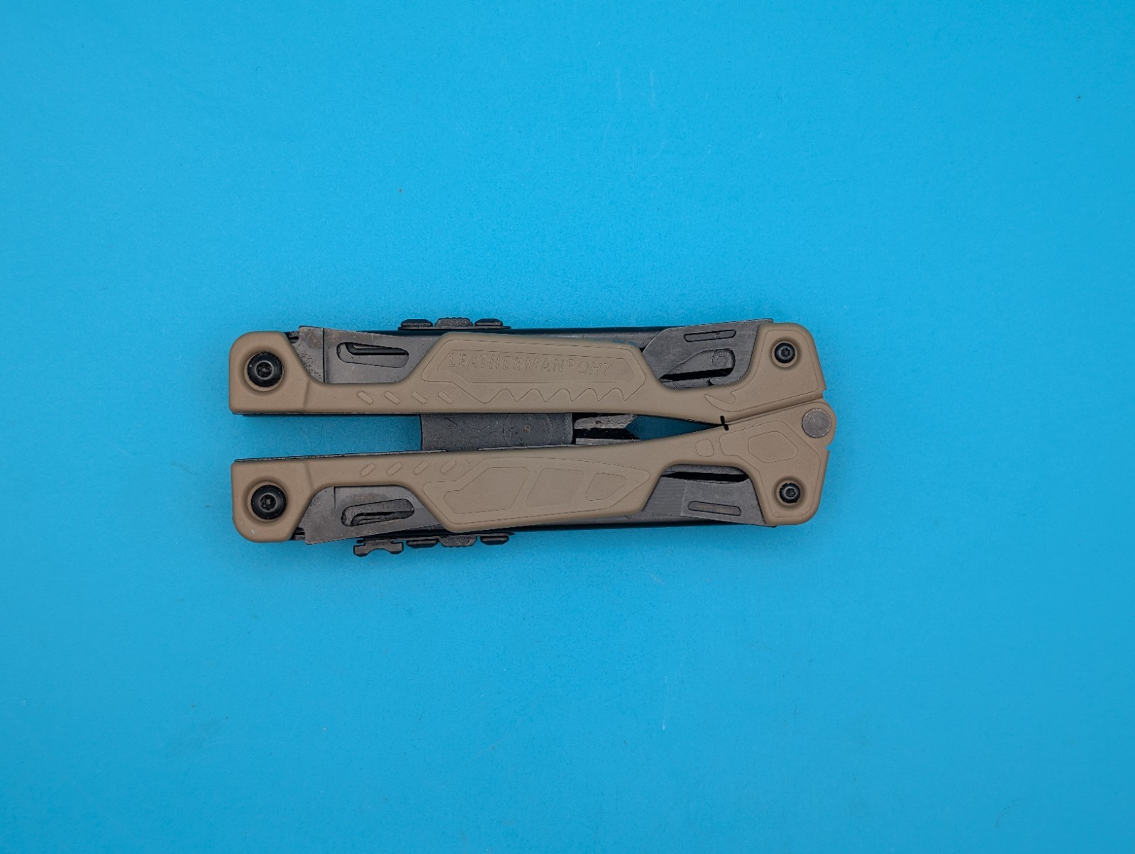 Leatherman OHT Multi-Tool Knife Discontinued! COYOTE TAN! WITH SHEATH!