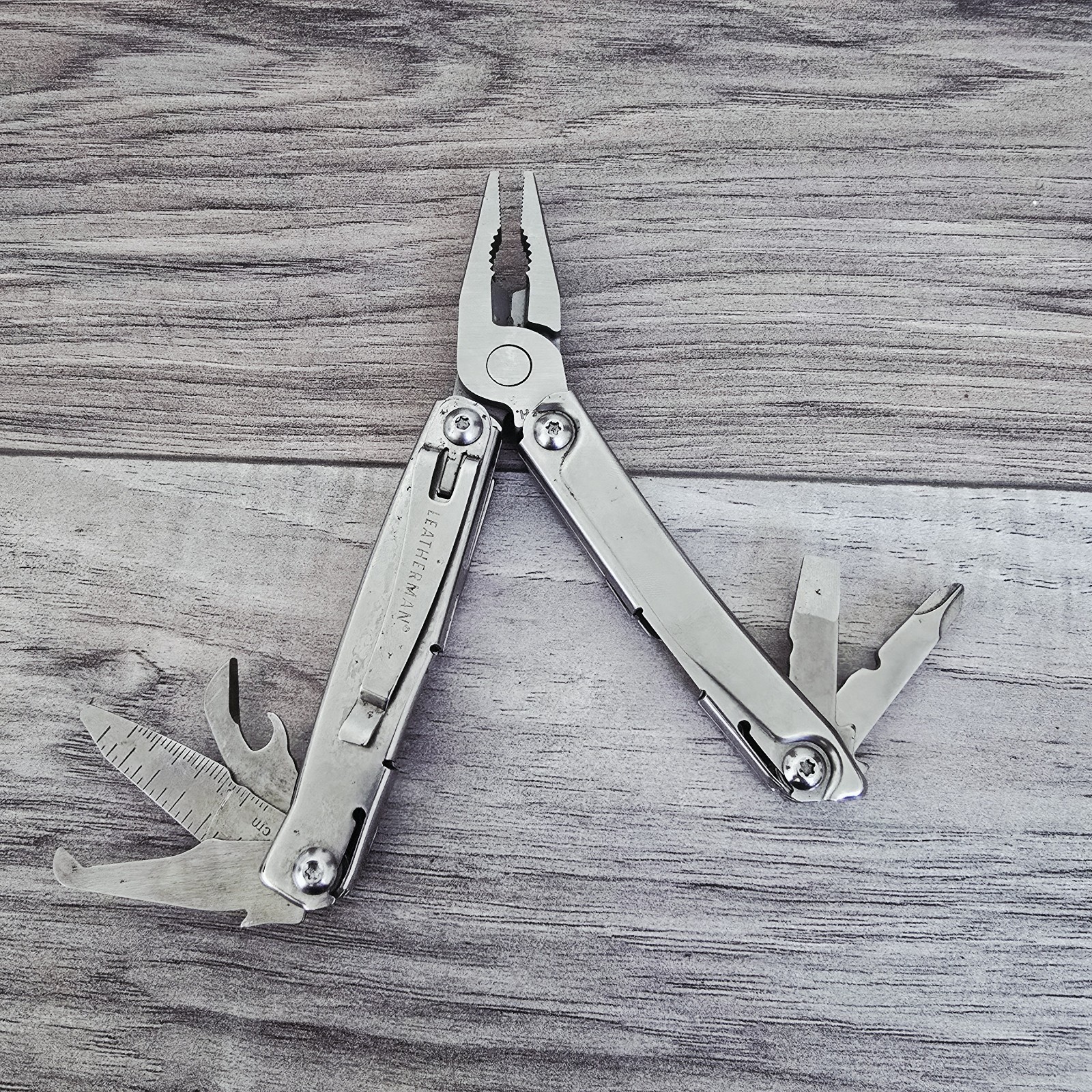 Leatherman Rev Multi-Tool Silver Pocket Knife Hiking Heavy-duty