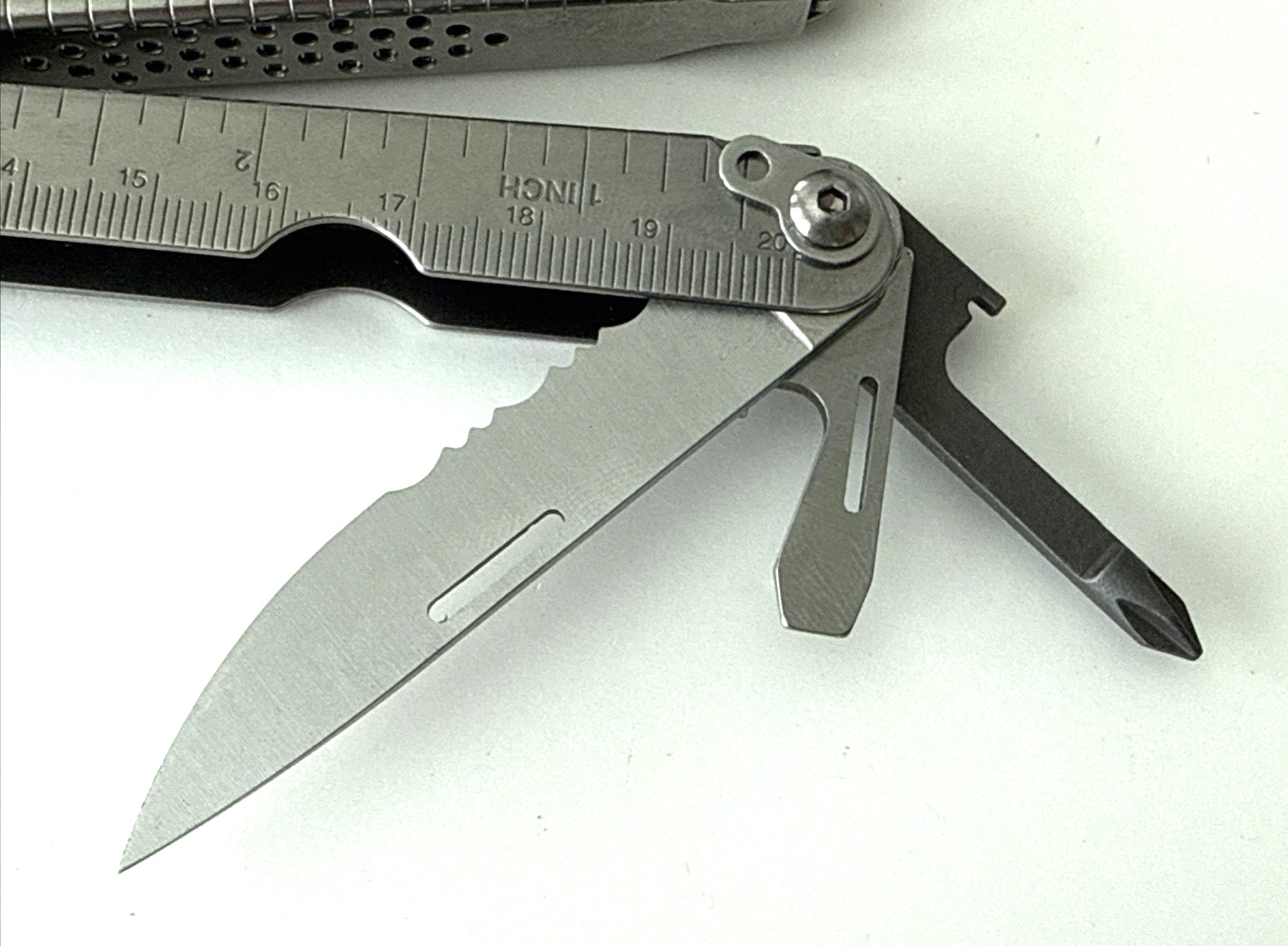 SOG PowerPlier Multi-Tool Leather Sheath