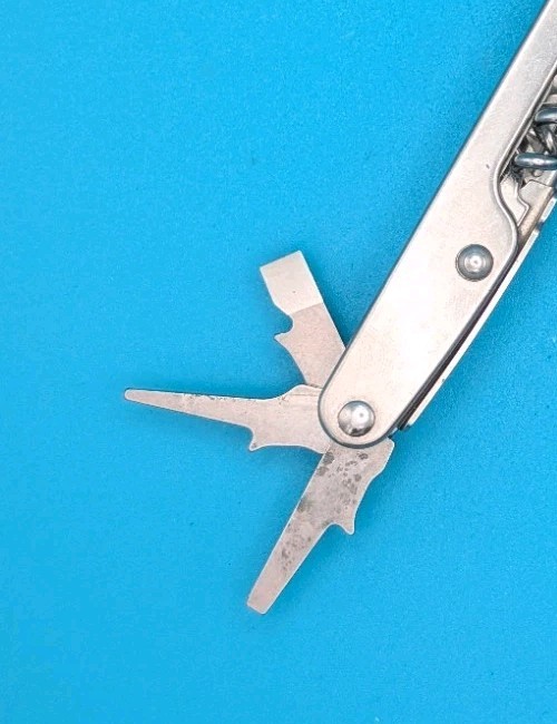 Leatherman Juice CS4 Multi Tool! Retired! COLUMBIA BLUE!