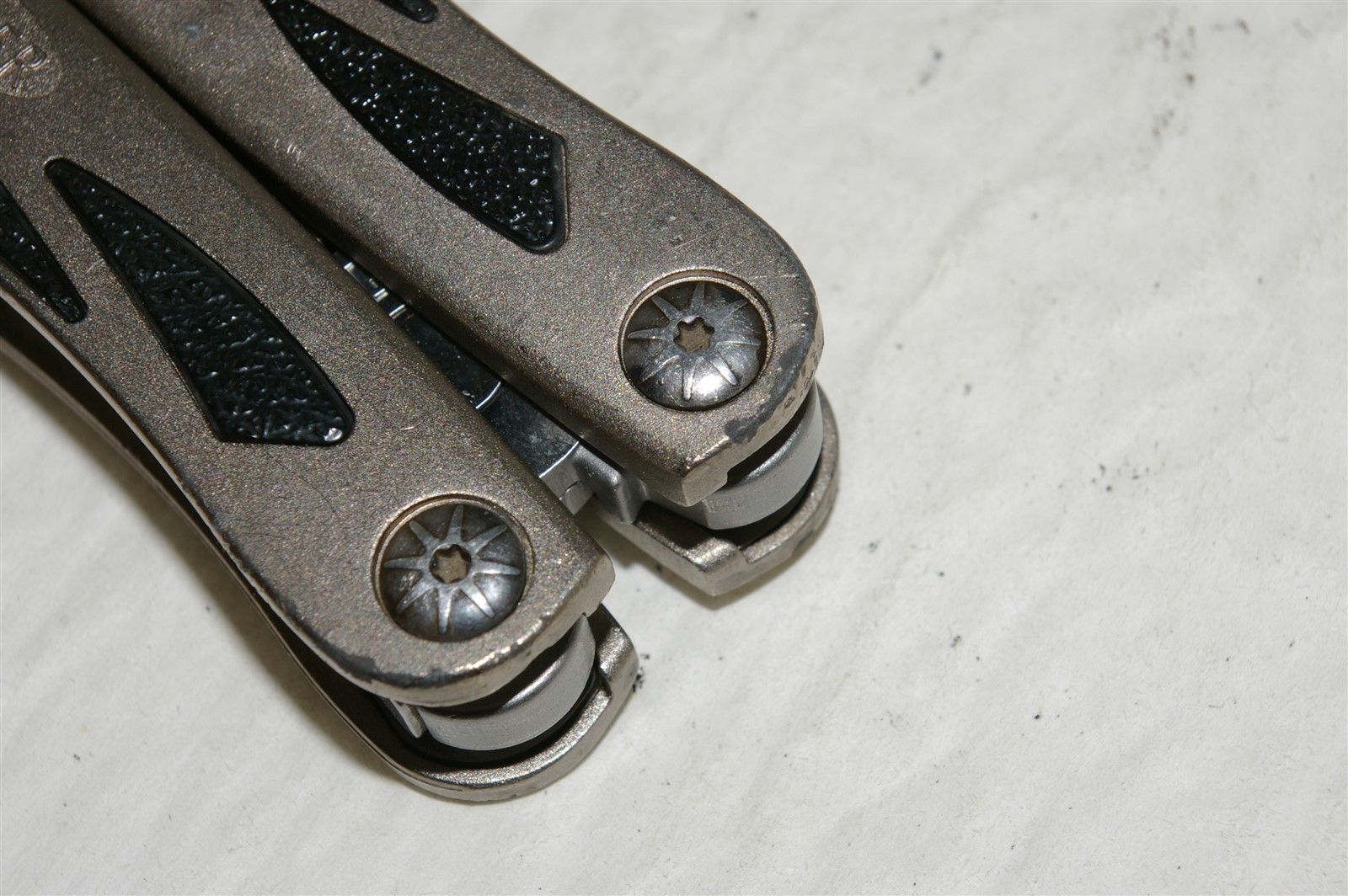Gerber MP800 Urban Legend Multi-Tool Multi-Plier Stainless Silver PLEASE READ!