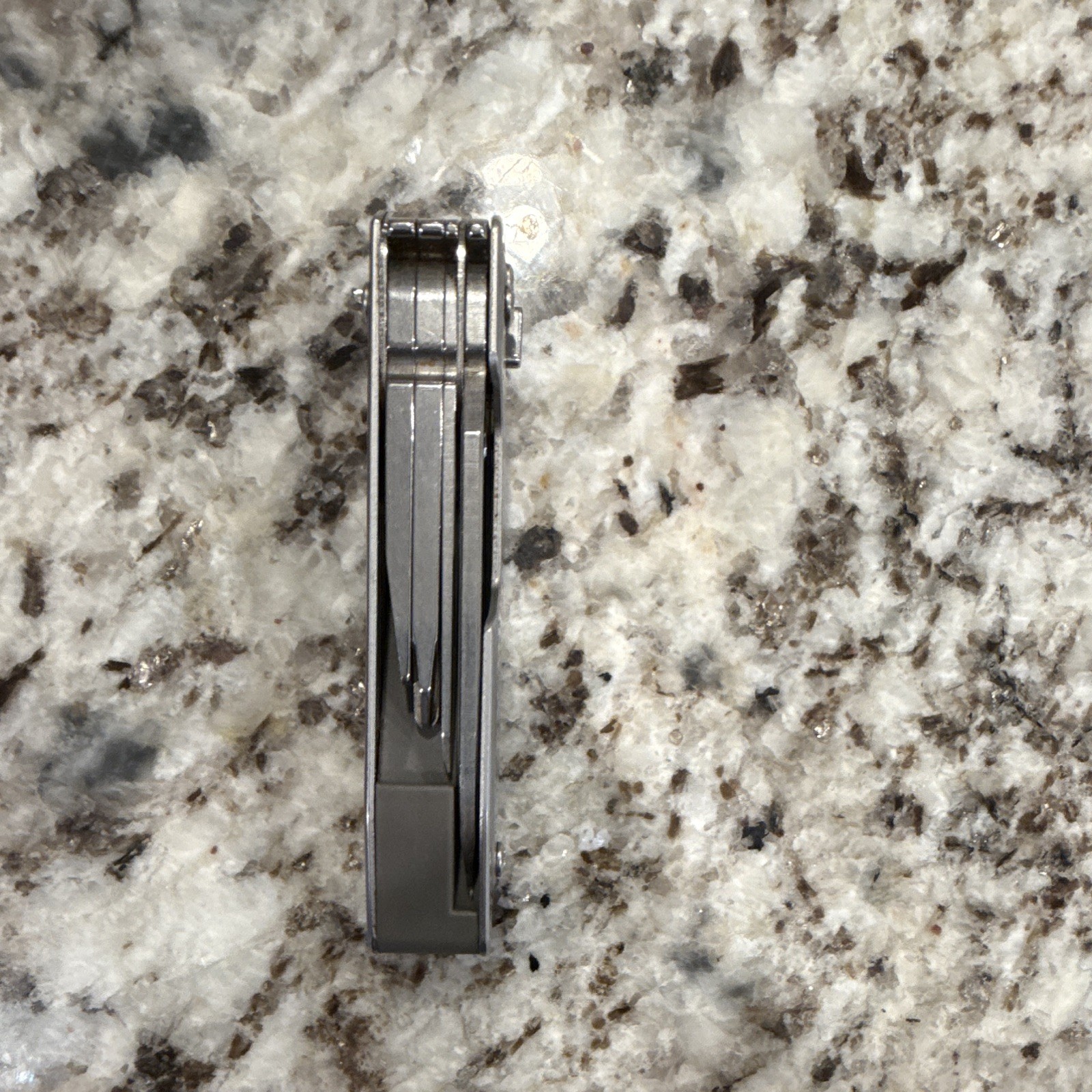 Leatherman FREE T2 Silver Multi-Tool 5 Tools, 2.2in Straight Blade, Clip