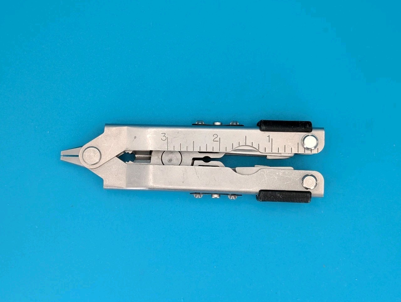 Gerber MP600 Silver Multi-Tool Needle Nose Pliers! NICE!
