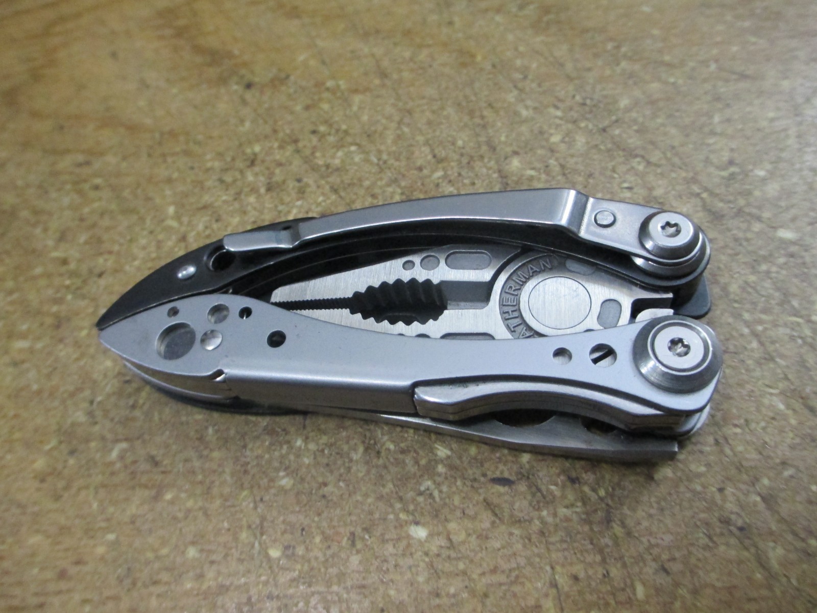 Leatherman Freestyle CX Multi-Tool 154CM DLC Carbon Fiber