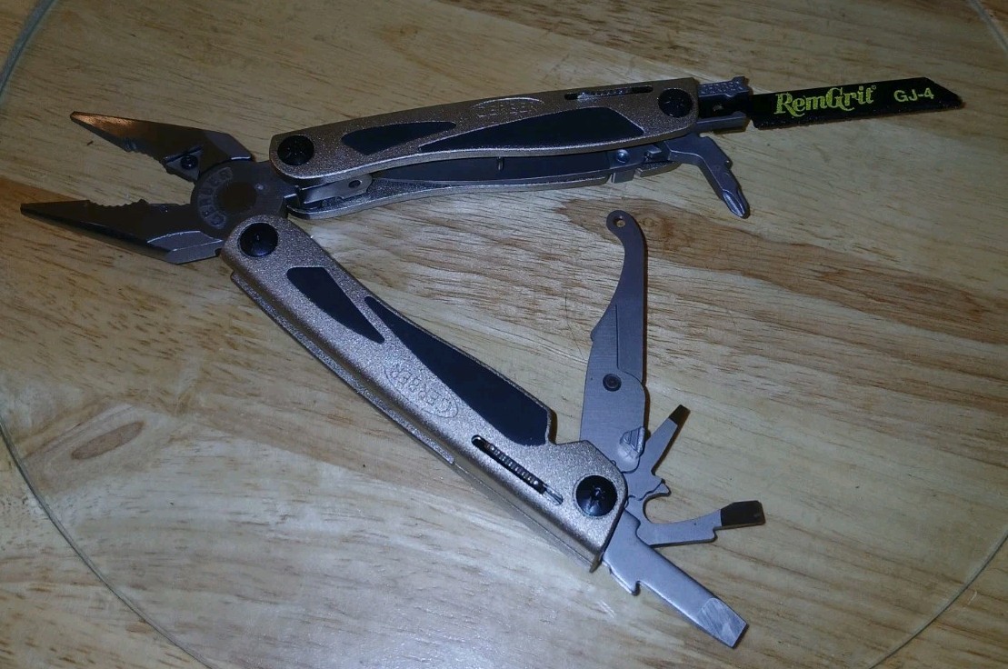 Gerber MP800 Urban Legend Multi-plier w/ Rem Grit