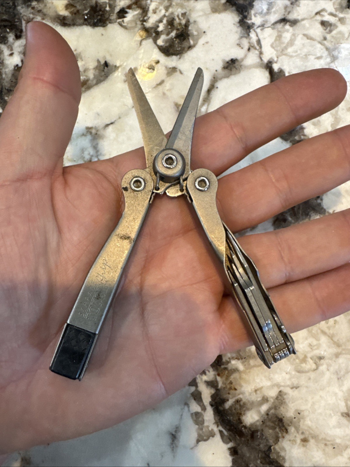 Schrade USA ST2 Multi-tool Tough Chip Compact / Mini Tool