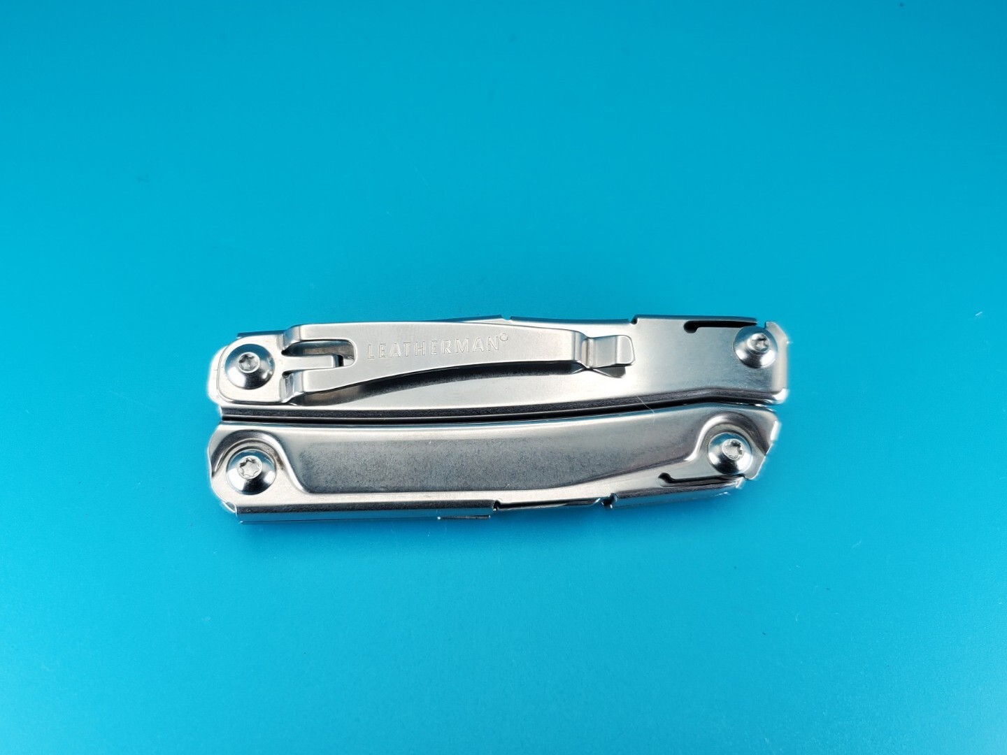 Leatherman Rev 3.8″ Multi-Tool, Stainless! *RUST ON ITEM*