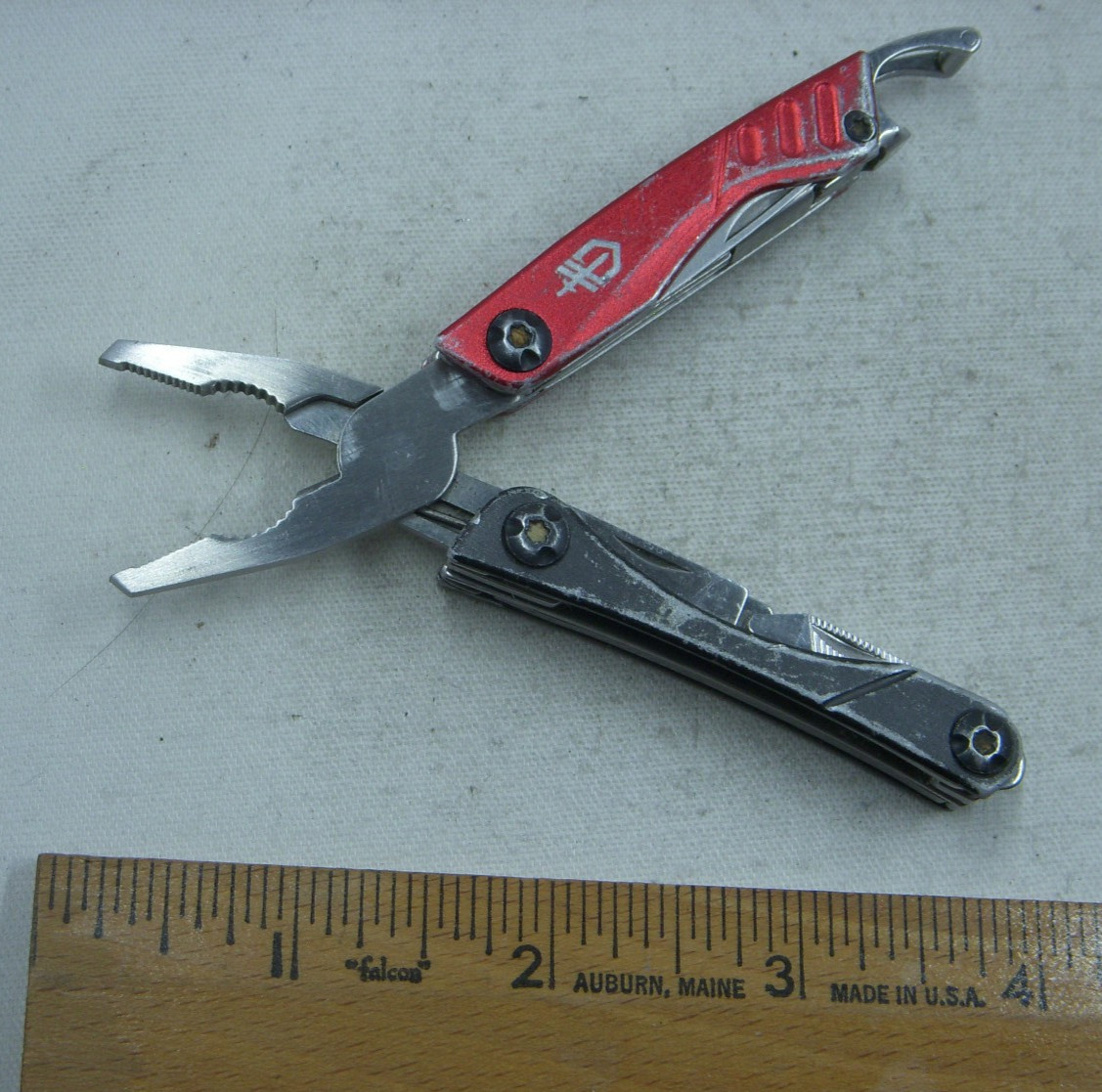 Gerber Dime 4660515D1 Red 11 Function Multi Tool
