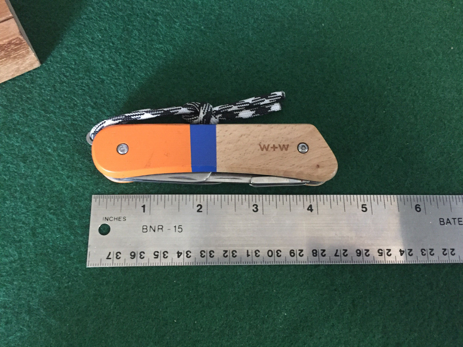 Pinkoi British Gentleman 9-in1one multi tool camping, survival collectible