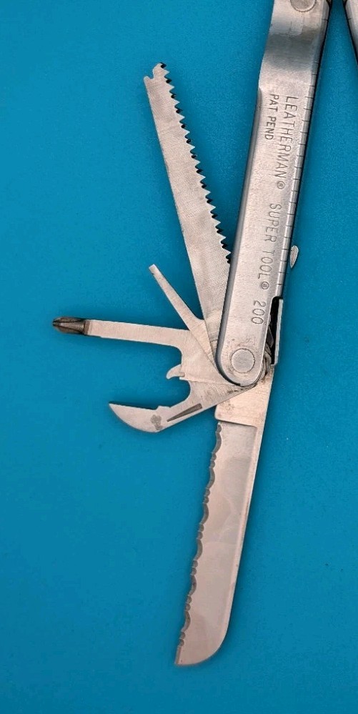Vintage LEATHERMAN Super TOOL 200 Multi Tool! 07/01 Date Stamp!
