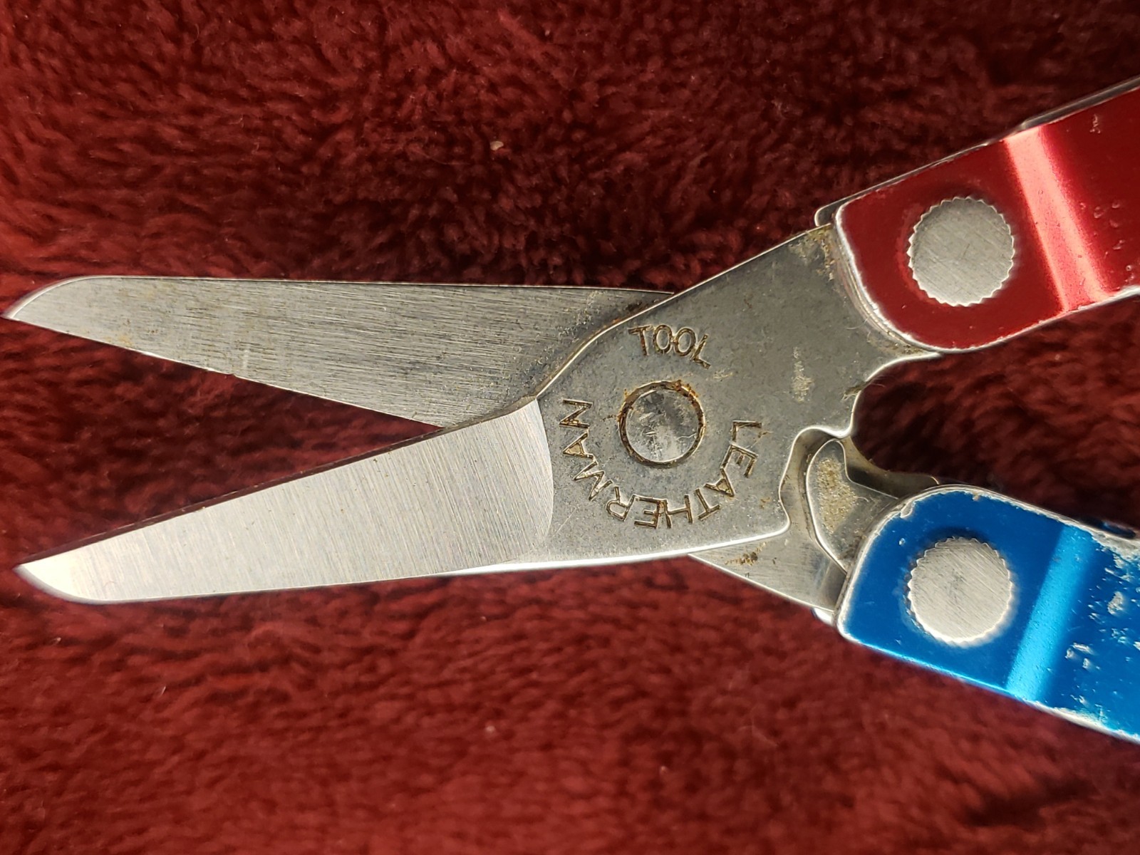 🔪🔪 Leatherman Micra Red Blue Multitool White claw keychain 0121 date code