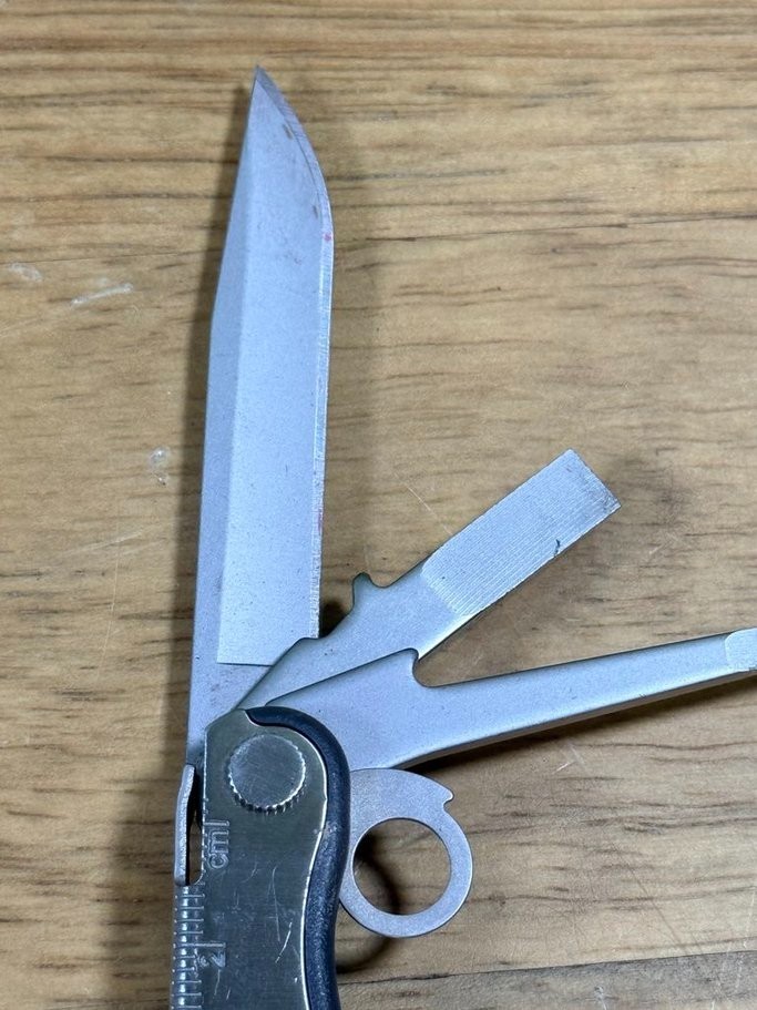 Discontinued Leatherman Kick Multi-Tool Stainless Steel Pocket Tool Knife 2008