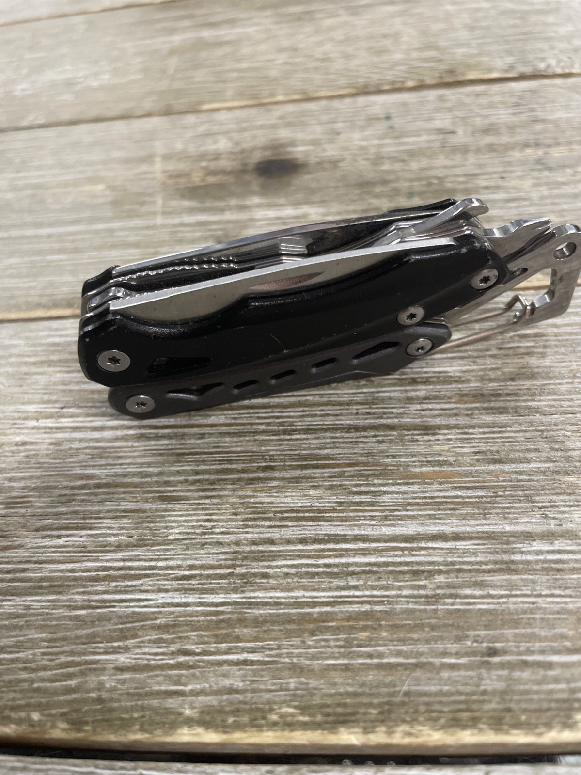 True Utility Seven Multi-Tool 7 in 1 Compact Pocket Knife Quick Release Clip