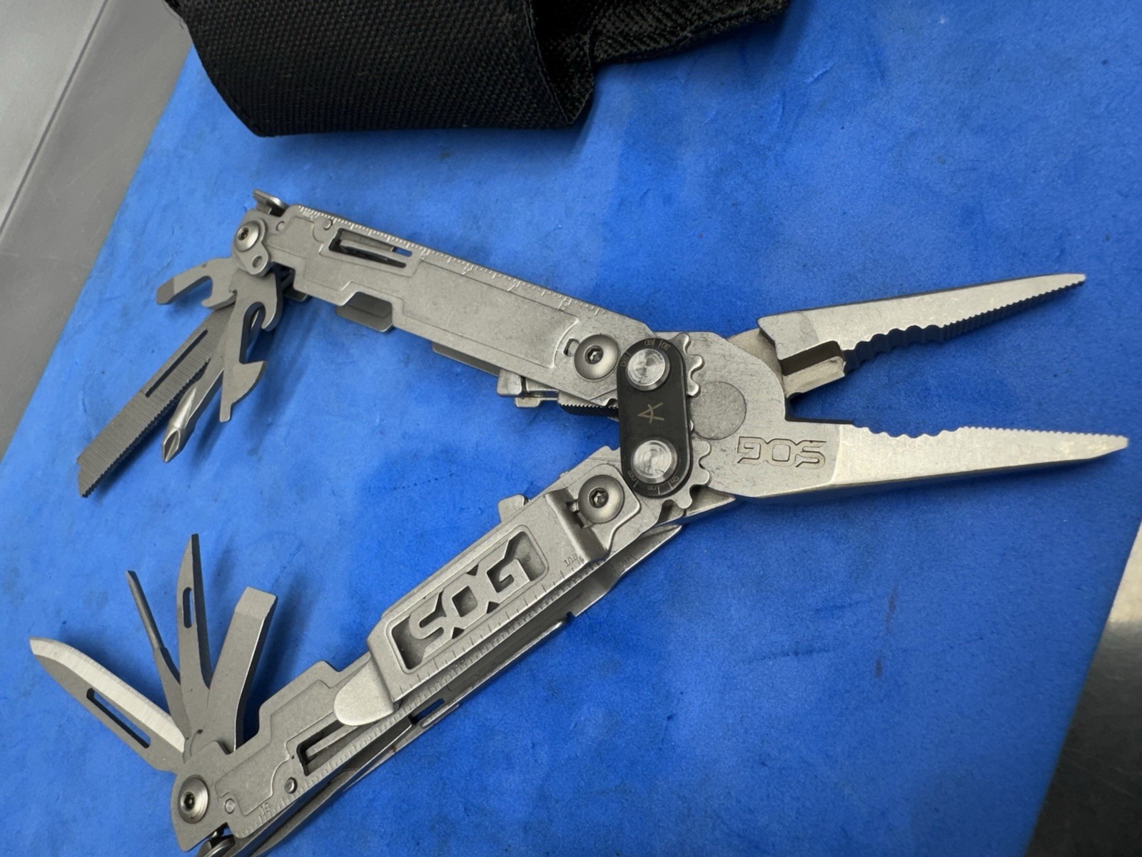SOG PowerAccess 21 Tool Multi-Tool 5Cr15MoV Steel, Stonewash Finish PA3001-CP